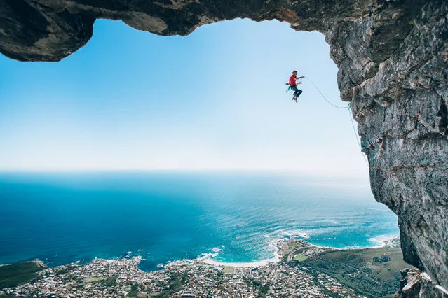 Athlete Jamie Smith in Cape Town, South Africa. Image is from the Red Bull Illume Image Quest 2016 contest. Category Winner: Wings Photographer. (Photo by Micky Wiswedel/Red Bull Illume)