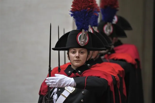 Carabinieri policewomen, part of the Chigi Palace governmen offices honor guard, wait for the arrival of The Netherland's Premier Mark Rutte meeting Italian Premier Giorgia Meloni on Women's Day in Rome, Wednesday, March 8, 2023. (Photo by Gregorio Borgia/AP Photo)