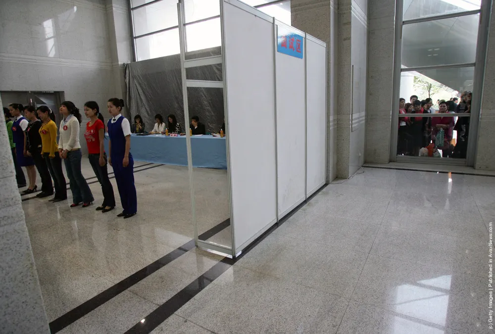 China Eastern Airlines Recruits Stewardesses