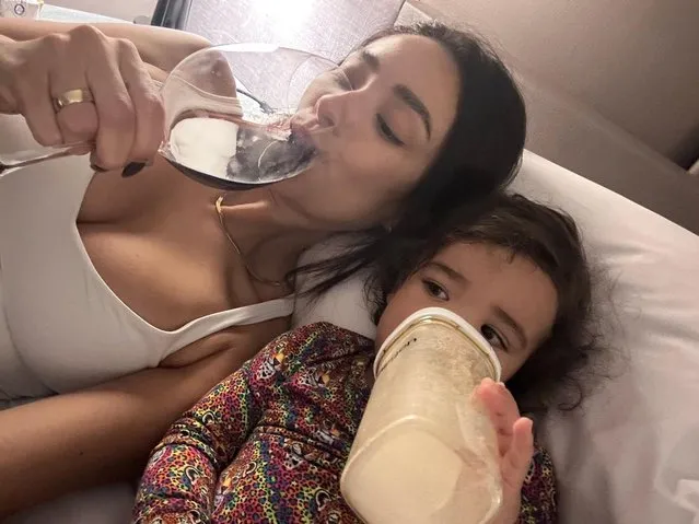 Canadian actress and entrepreneur Shay Mitchell and her daughter in the last decade of October 2023 imbibe their own bottles. (Photo by Shaymitchell/Instagram)