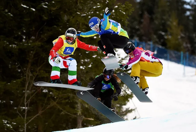 Michela Moioli of Italy (yellow), Alexandra Jekova of Bulgaria (green), Nelly Moenne Loccoz of France (blue) and Lindsey Jacobellis of USA (red) compete during the Women's Snowboardcross Final of the FIS Freestyle Ski and Snowboard World Championship 2015 on January 16, 2015 in Kreischberg, Austria. (Photo by Lars Baron/Getty Images)
