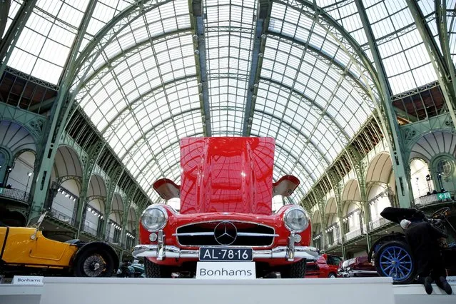 A Mercedes-Benz 300 SL “Gullwing” Coupe is displayed during an exhibition of vintage and classic cars  by Bonhams auction house at the Grand Palais during the Retromobile week in Paris, France, February 8, 2017. (Photo by Benoit Tessier/Reuters)
