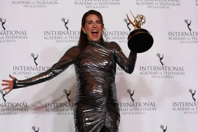 Mexican actress Karla Souza poses with the Best Performance by an Actress award for “La Caida”, at the 51st International Emmy Awards in New York City, New York, U.S., November 20, 2023. (Photo by Mike Segar/Reuters)
