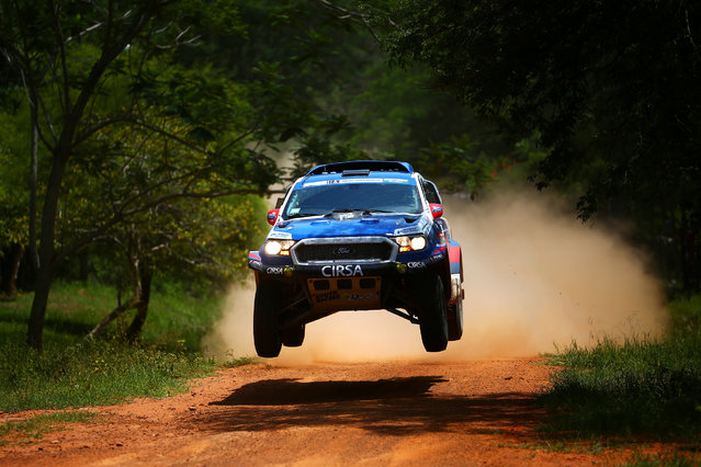 Xavier Pons of Spain and Ford South Racing drives with co-driver Ruben Garcia of Argentina in the Ranger Ford car in the Classe : T1.1 : 4x4 Tout-Terrain Modifies Essence during stage one of the 2017 Dakar Rally between Asuncion, Paraguay and Resistencia, Argentina on January 2, 2017 at an unspecified location in Paraguay. (Photo by Dan Istitene/Getty Images)