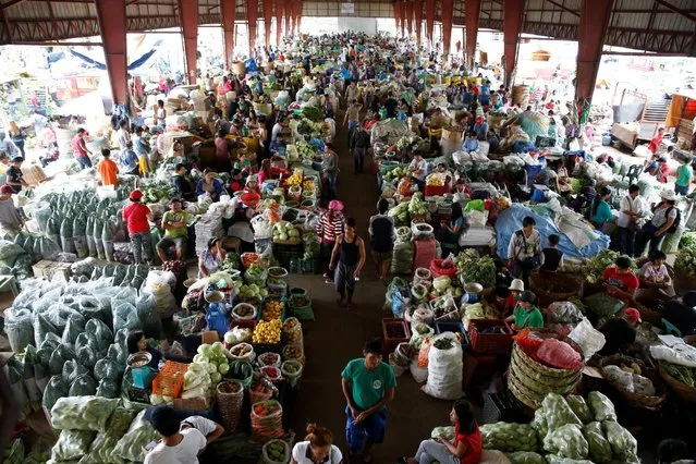 A view of a vegetable market in La Trinidad, Benguet in northern Philippines August 6, 2016. (Photo by Erik De Castro/Reuters)