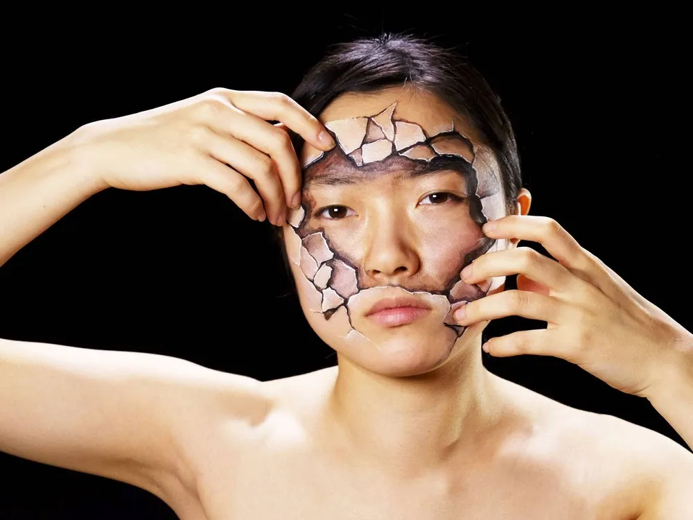 Artist Hikaru Cho Takes Part in the Amnesty International's Global Campaign “My Body My Rights”