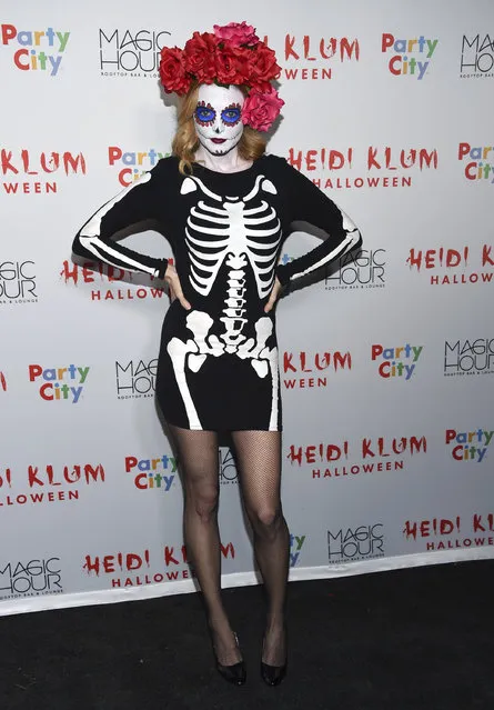 Heather Graham attends Heidi Klum's 18th Annual Halloween Party at Moxy Times Square on Tuesday, October 31, 2017, in New York. (Photo by Evan Agostini/Invision/AP Photo)