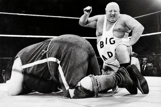 Giant Haystacks, aka Martin Ruane (1946 – 1998), and Big Daddy, aka Shirley Crabtree (1930 – 1997) wrestling at Wembley Arena, London, 18th June 1981. (Photo by Eamonn McCabe/Redferns)
