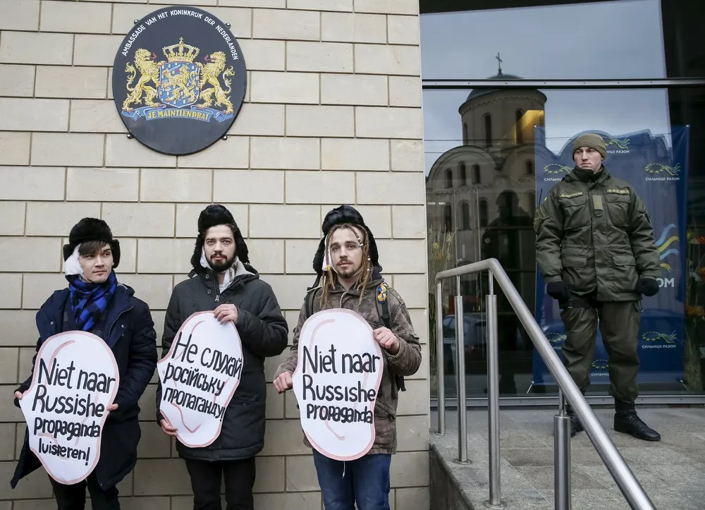 The Day in Photos – February 6, 2016