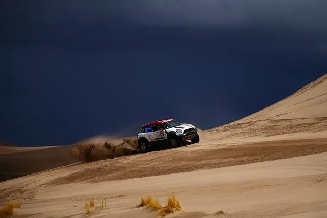 Sylvio Barros of Brazil and Mini X_Raid drives with co-driver Rafael Capoani of Italy in their ALL 4 Racing Mini in the Classe : T1.2 : 4x4 Tout-Terrain Modifies Diesel during stage four of the 2017 Dakar Rally between San Salvador de Jujuy, Argentina and Tupiza, Bolivia on January 5, 2017 at an unspecified location in Argentina.  (Photo by Dan Istitene/Getty Images)