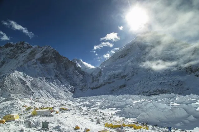 The Mount Everest south base camp in Nepal is seen a day after a huge earthquake-caused avalanche killed at least 17 people, in this photo courtesy of 6summitschallenge.com taken on April 26, 2015 and released on April 27, 2015. (Photo by Reuters/6summitschallenge.com)