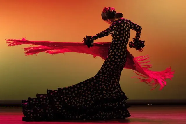 Spanish flamenco dancer Salome Ramirez performs in the show “Authentic Flamenco”, the show of the Teatro Real in Madrid, at the Sao Pedro theater in Sao Paulo, Brazil, 14 December 2022. After a successful tour in the United States and India, the show has arrived in the country of samba and carnivals, this time by the dancer Eduardo Guerrero and his work “Faro”. (Photo by Isaac Fontana/EPA/EFE/Rex Features/Shutterstock)