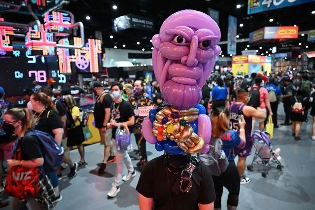 A cosplayer depicts Thanos from Marvel's “Infinity War” at  Comic-Con International in San Diego, California, on July 23, 2022. (Photo by Robyn Beck/AFP Photo)