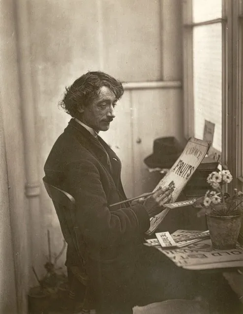 French Card Dealer. (Photo by John Thomson/LSE Digital Library)