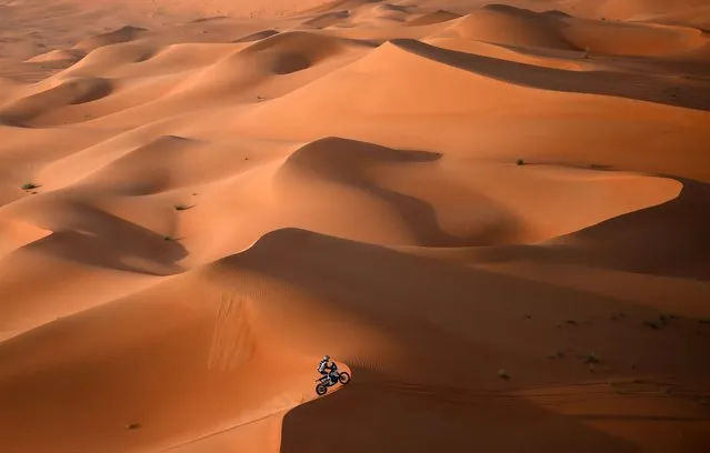 US biker Howes Kyler copetes during Stage 12 of the Dakar 2023 between Empty Quarter Marathon and Shaybah, in Saudi Arabia, on January 13, 2023. (Photo by Franck Fife/AFP Photo)