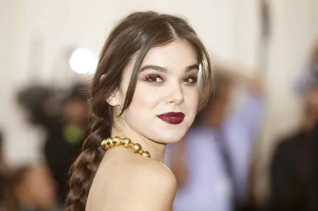 Actress Hailee Steinfeld arrives at the Metropolitan Museum of Art Costume Institute Gala (Met Gala) to celebrate the opening of “Manus x Machina: Fashion in an Age of Technology” in the Manhattan borough of New York, May 2, 2016. (Photo by Eduardo Munoz/Reuters)