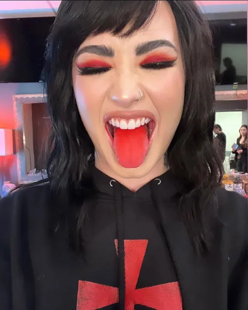 American singer Demetria Devonne Lovato, known as Demi Lovato in the first decade of November 2022 matches her tongue to her eyeshadow. (Photo by ddlovato/Instagram)