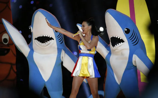 Katy Perry performs during the halftime show at the NFL Super Bowl XLIX football game between the Seattle Seahawks and the New England Patriots in Glendale, Arizona, February 1, 2015. (Photo by Lucy Nicholson/Reuters)