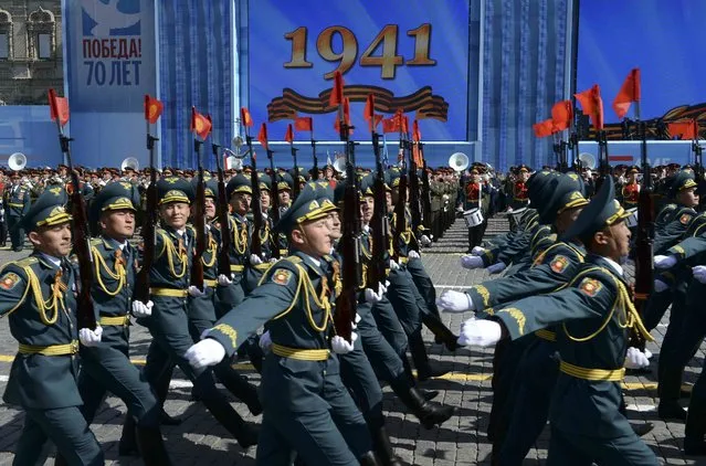 Soldiers of the National Guard of Kyrgyzstan march during the Victory Day parade at Red Square in Moscow, Russia, May 9, 2015. (Photo by Reuters/Host Photo Agency/RIA Novosti)