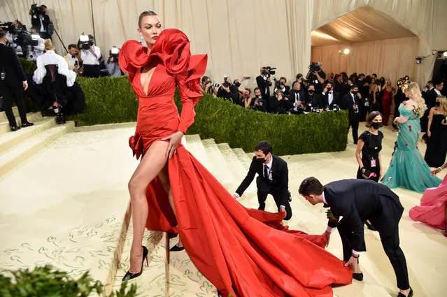 American fashion model Karlie Kloss attend The 2021 Met Gala Celebrating In America: A Lexicon Of Fashion at The Metropolitan Museum of Art on September 13, 2021 in New York City. (Photo by Stephen Lovekin/Rex Features/Shutterstock)