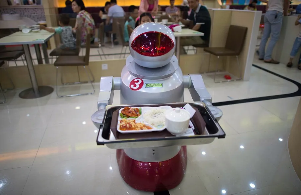 Robot Restaurant in Eastern China