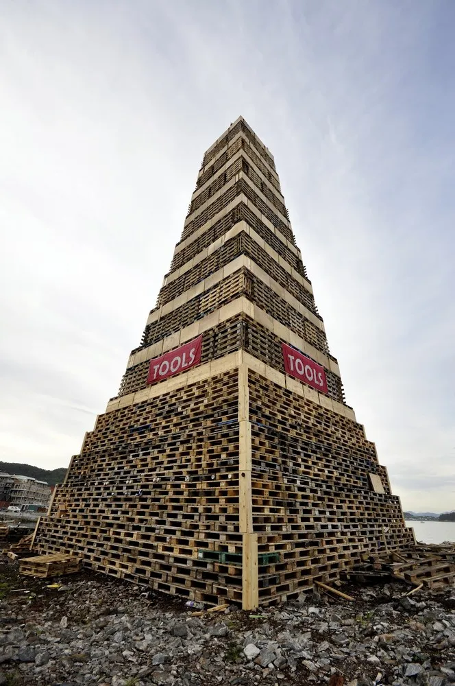 Slinningsbålet – The Biggest Bonfire in the World