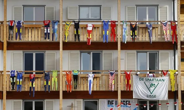 Sportswear hangs from balconies of a hotel in the Carinthian village of Techendorf January 29, 2015. (Photo by Leonhard Foeger/Reuters)