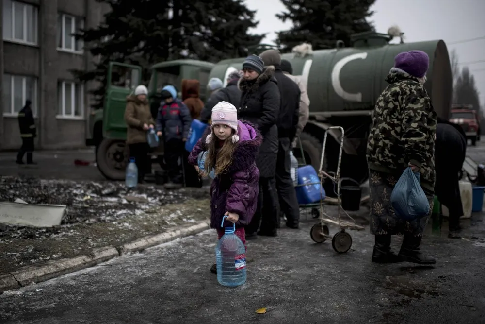 Fighting in Eastern Ukraine Intensifies, Part 1/2