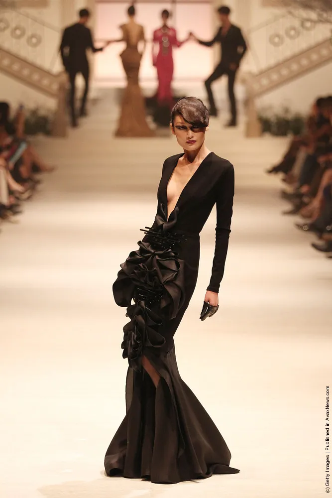 Women's Fashion Week Haute Couture 2011: Stephane Rolland Catwalk