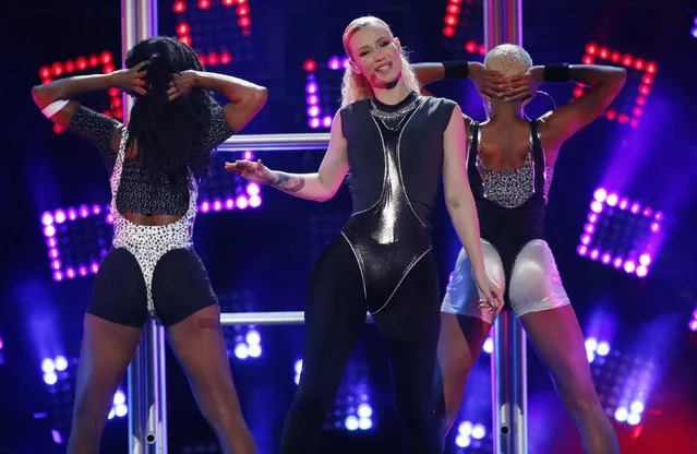 Iggy Azalea performs “Beg for It” during the 42nd American Music Awards in Los Angeles. (Photo by Mario Anzuoni/Reuters)
