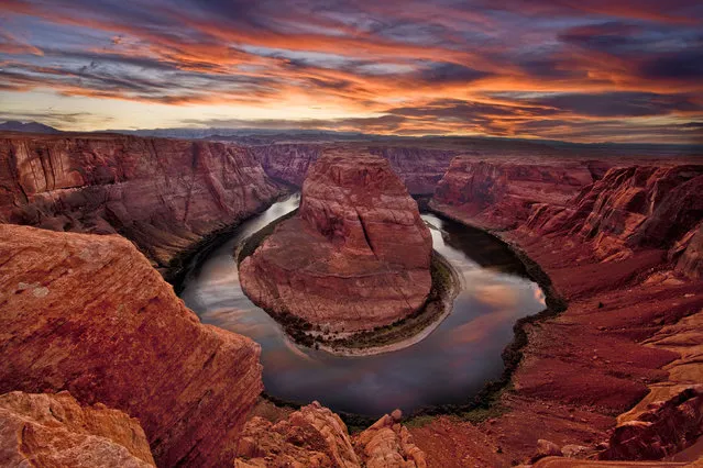 Horse shoe bend in Utah. (Photo by Dustin Farrell/Caters News)