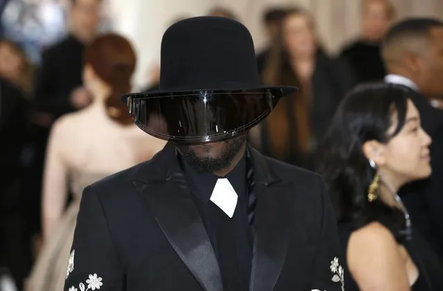 Singer-songwriter will.i.am arrives at the Metropolitan Museum of Art Costume Institute Gala (Met Gala) to celebrate the opening of “Manus x Machina: Fashion in an Age of Technology” in the Manhattan borough of New York, May 2, 2016. (Photo by Eduardo Munoz/Reuters)