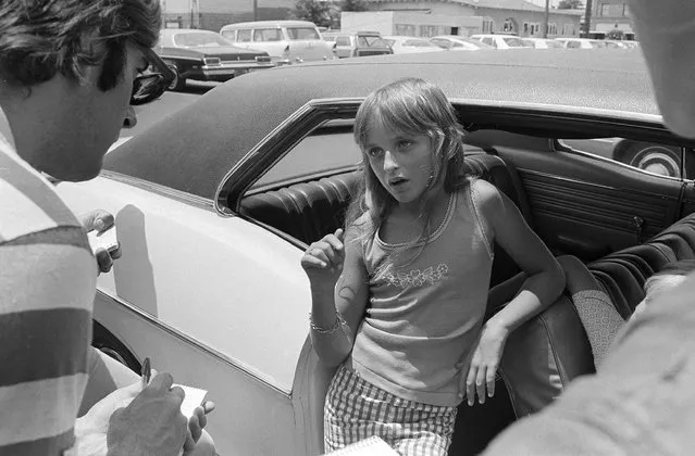 Darla Daniels, 10, of Chowchilla relays the ordeal to reporters at police headquarters in Chowchilla, Calif., July 17, 1976. The 26 school children and their bus driver were returned safely early Saturday from Livermore where they were found unharmed. (Photo by AP Photo)