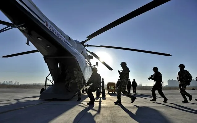 Soldiers in action during a drill on day three of the China-Russia counter-terrorist Cooperation-2017 on December 5, 2017 in Yinchuan, Ningxia Hui Autonomous Region of China. The 12-day China-Russia counter-terrorist drill “Cooperation-2017” kicked off on Dec 2 in Yinchuan, China. (Photo by VCG/VCG via Getty Images)