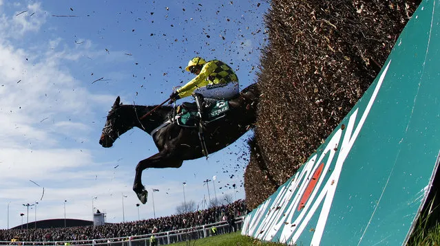 Shishkin, ridden by jockey Nico de Boinville, competes in the 14.55 Alder Hey Aintree Bowl Chase during the Grand National Festival horse race at Aintree Racecourse in Liverpool, Britain on April 13, 2023. (Photo by Phil Noble/Reuters)