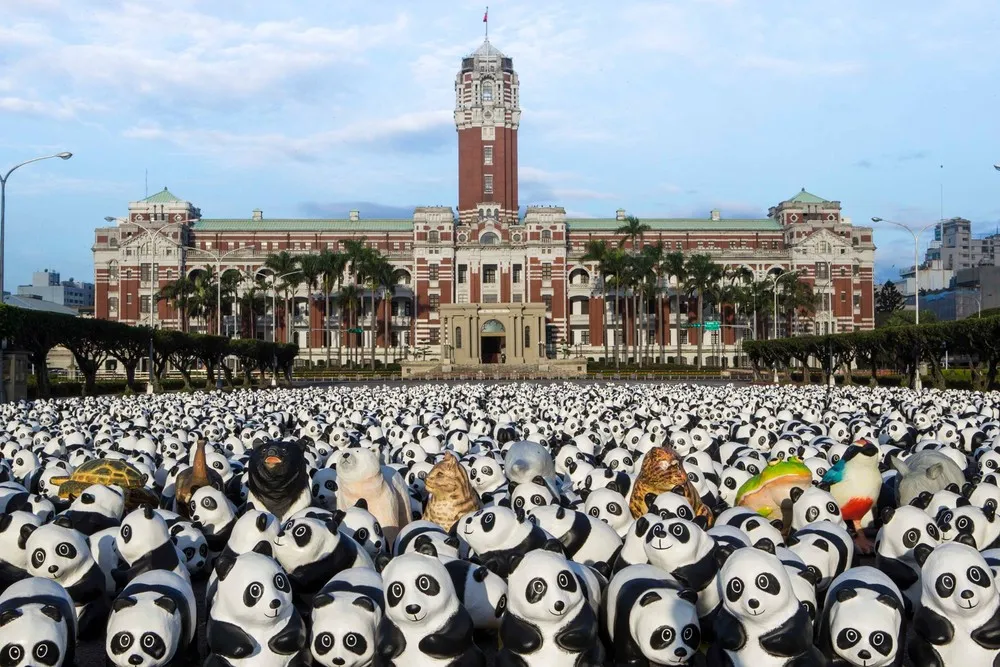 1,600 Papier Mache Pandas Reach Hong Kong