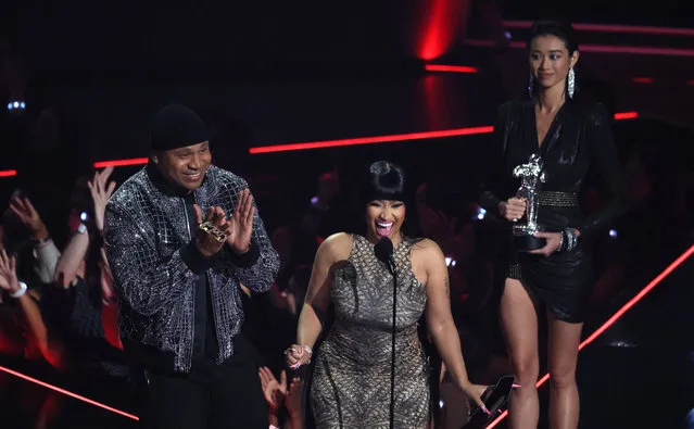 LL Cool J and Nicki Minaj take the stage to present an award at the 2022 MTV Video Music Awards at the Prudential Center in Newark, New Jersey, U.S., August 28, 2022. (Photo by Brendan McDermid/Reuters)