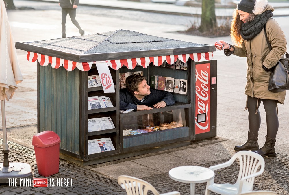  Mini Coca-Cola In Mini Kiosk