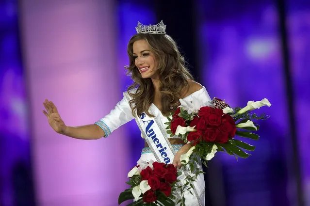 Miss Georgia Betty Cantrell reacts after being crowned Miss America 2016 at Boardwalk Hall in Atlantic City, New Jersey, September 13, 2015. (Photo by Mark Makela/Reuters)
