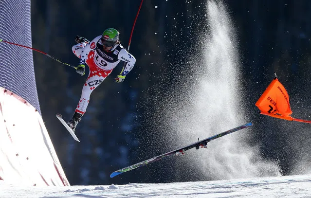 “FIS World Championships”. Sports, first prize singles. Christian Walgram, Austria, GEPA pictures. Location: Beaver Creek, Colorado, USA. Czech Republic's Ondrej Bank crashes during the downhill race of the Alpine Combined at the FIS World Championships in Beaver Creek, Colorado, USA, February 8, 2015. (Photo by Christian Walgram/World Press Photo Contest)