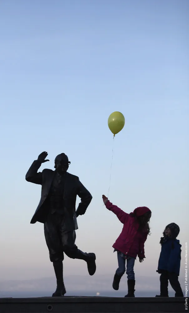 Visitors To Morecambe Enjoy The Sunshine On Blue Monday