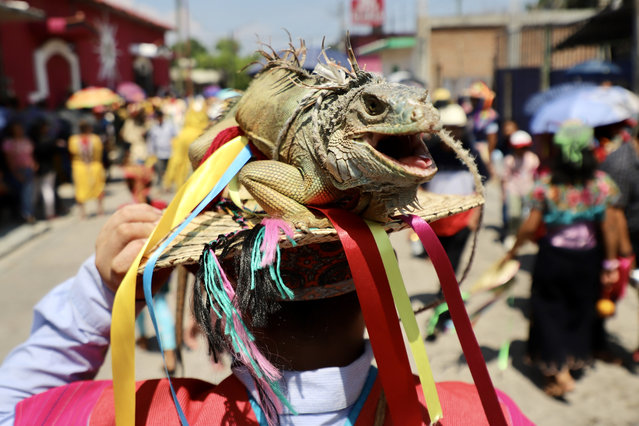 Traditional Suchiapan dancers perform Calala Dance in Suchiapa, Mexico on June 6, 2023. The dance is of pre-Hispanic origin and is used to scare away evil and ask for good harvests during the Corpus Christi festivities, in the Mexican state of Chiapas. (Photo by Jacob Garcia/Anadolu Agency via Getty Images)