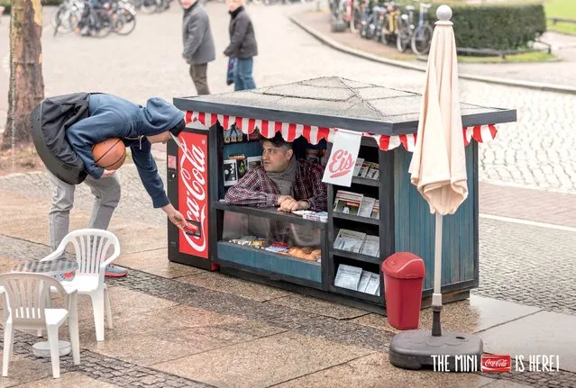  Mini Coca-Cola In Mini Kiosk