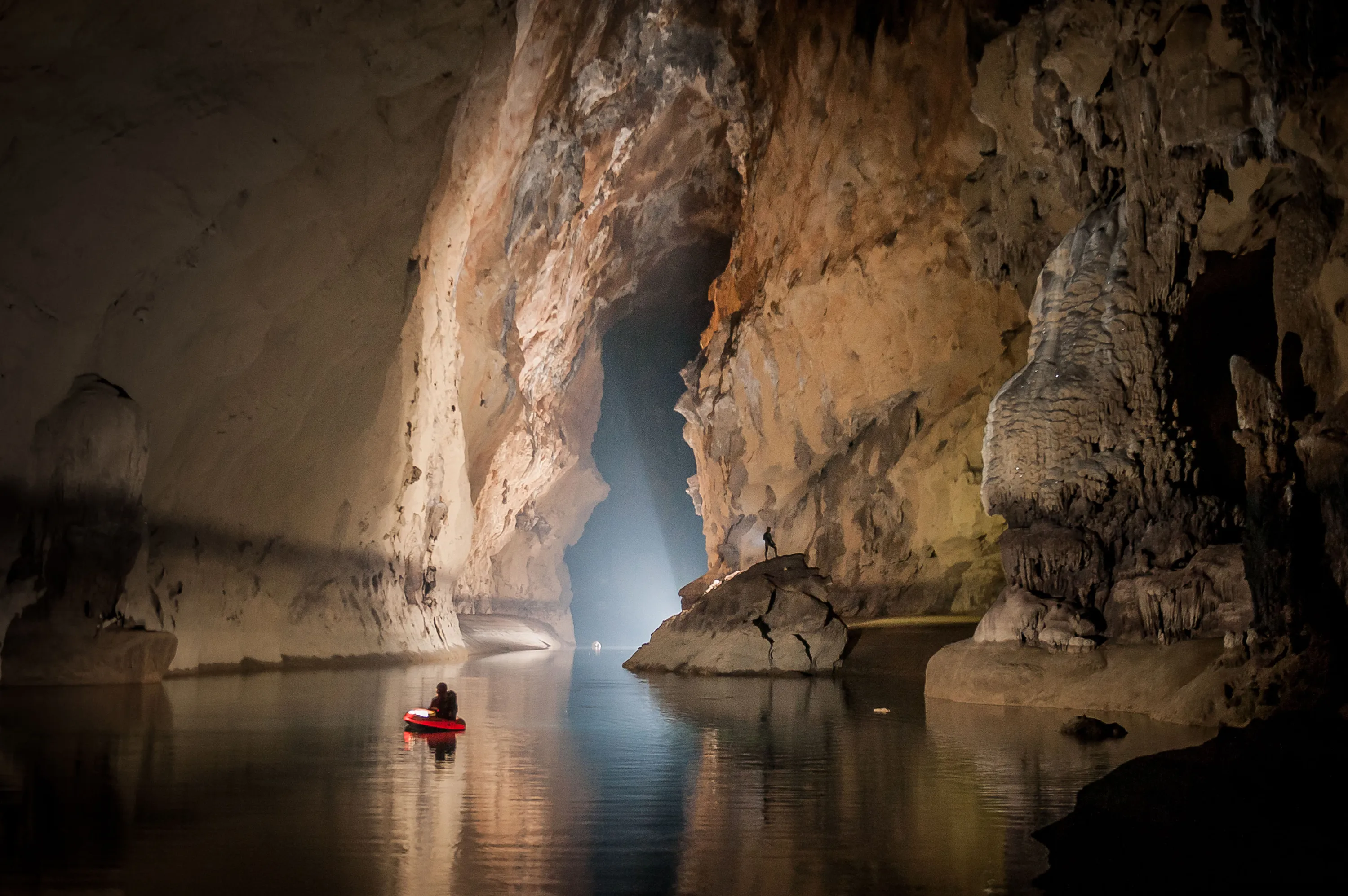 Пещера Эр Ван Дон ... Китай