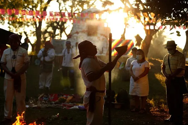Salvadoran indigenous participate in a ceremony to commemorate the 90th anniversary of the massacre of Izalco where indigenous and peasants were killed in 1932, in Izalco, El Salvador, 22 January 2022. (Photo by Rodrigo Sura/EPA/EFE)