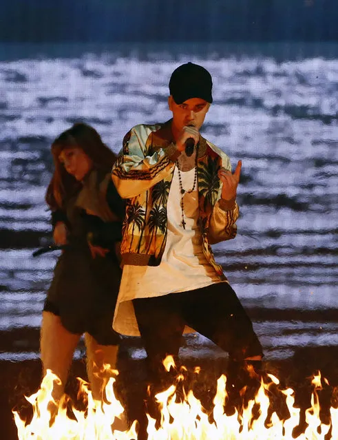 Canadian singer Justin Bieber (C) performs at the BRIT Awards at the O2 arena in London, Britain, February 24, 2016. (Photo by Stefan Wermuth/Reuters)