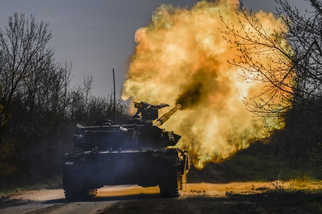 A Ukrainian tank opens fire on targets to support infantry units on the frontlines amid the Russia-Ukraine war in Avdiivka, Donetsk Oblast, Ukraine on April 17, 2023. (Photo by Muhammed Enes Yildirim/Anadolu Agency via Getty Images)