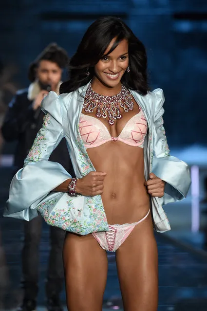 Model Gracie Carvalho from Brazil walks the runway during the 2015 Victoria's Secret Fashion Show at Lexington Avenue Armory on November 10, 2015 in New York City. (Photo by Dimitrios Kambouris/Getty Images for Victoria's Secret)