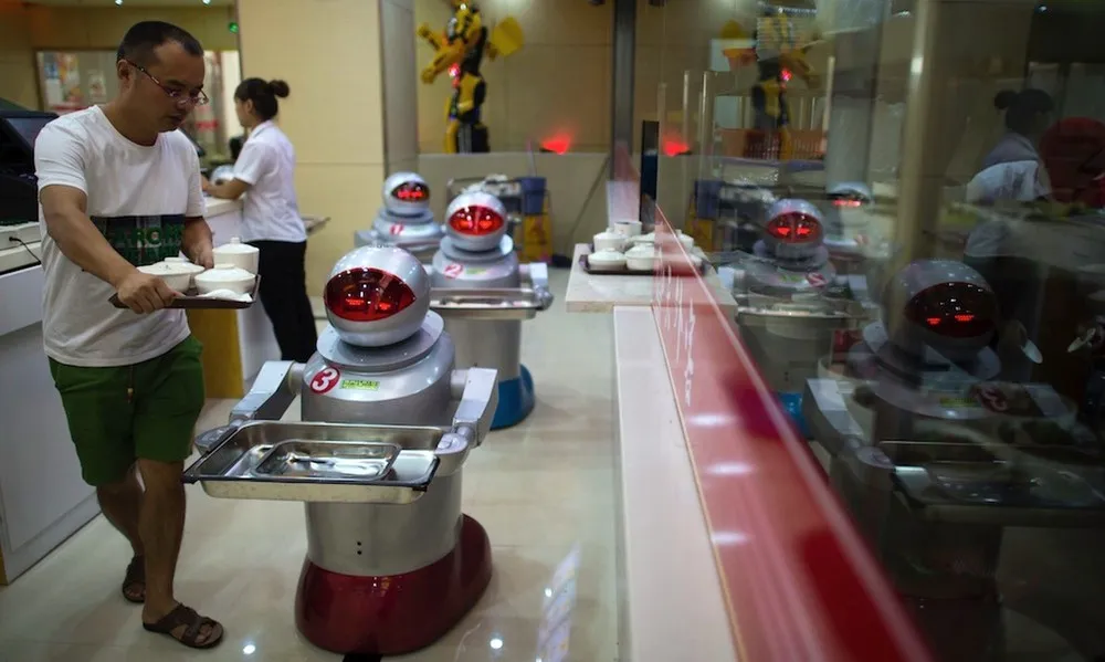 Robot Restaurant in Eastern China