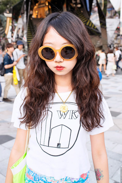 Harajuku Sunglasses. Friendly Japanese high school student Mayupu. (Tokyo Fashion)
